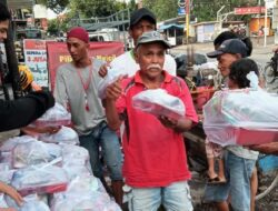 Buka Puasa Gratis Alfamart dan Wings Group Bantu Kaum Duafa