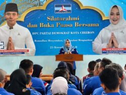 Demokrat Kota Cirebon Bagikan 350 Paket Sembako untuk Kader