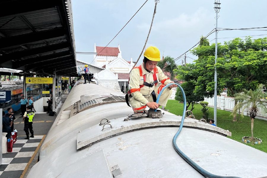 KAI Daop 3 Maksimalkan Pengisian Air Kereta Api