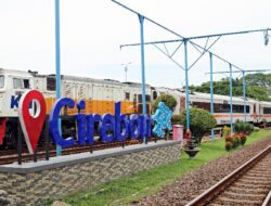 KAI Ingatkan Pemudik Waspada saat Lewati Perlintasan Sebidang