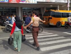 Karya Bakti Pramuka Bantu Kelancaran Arus Mudik dan Balik