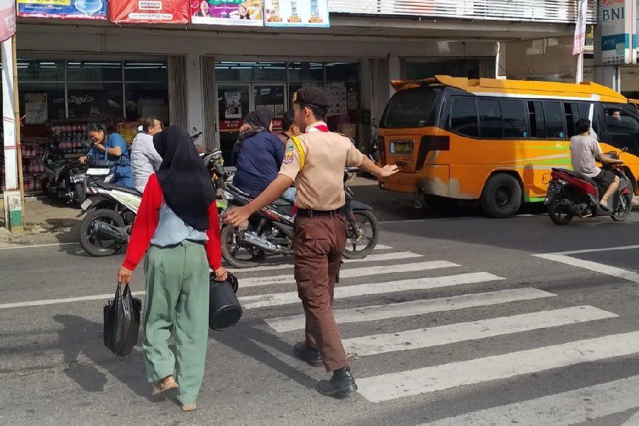 Karya Bakti Pramuka Bantu Kelancaran Arus Mudik dan Balik