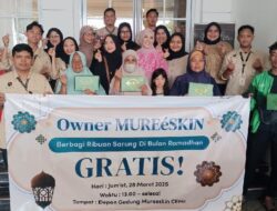 Berbagi Kebaikan Ramadan, Mureeskin Clinic Bagikan Ribuan Sarung Gratis