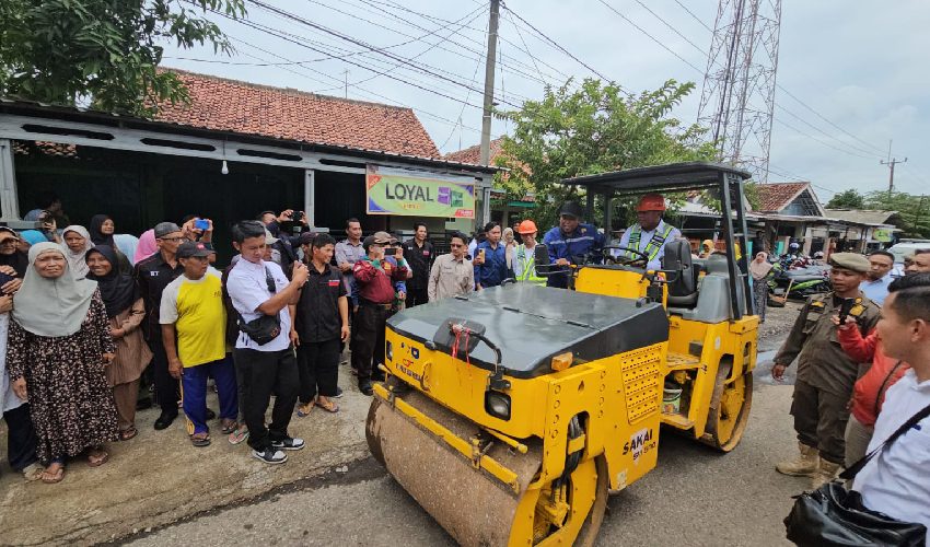Pemkab Majalengka Komitmen Perbaiki Jalan Daerah Industri
