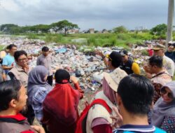 Pemkot Cirebon Kerahkan Alat Berat untuk Bersihkan Sampah Liar