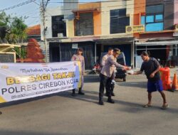 Pererat Silaturahmi, Polres Cirebon Kota Berbagi Takjil