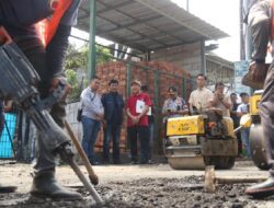 Wali Kota Cirebon Tinjau Perbaikan Jalan Ciremai Raya