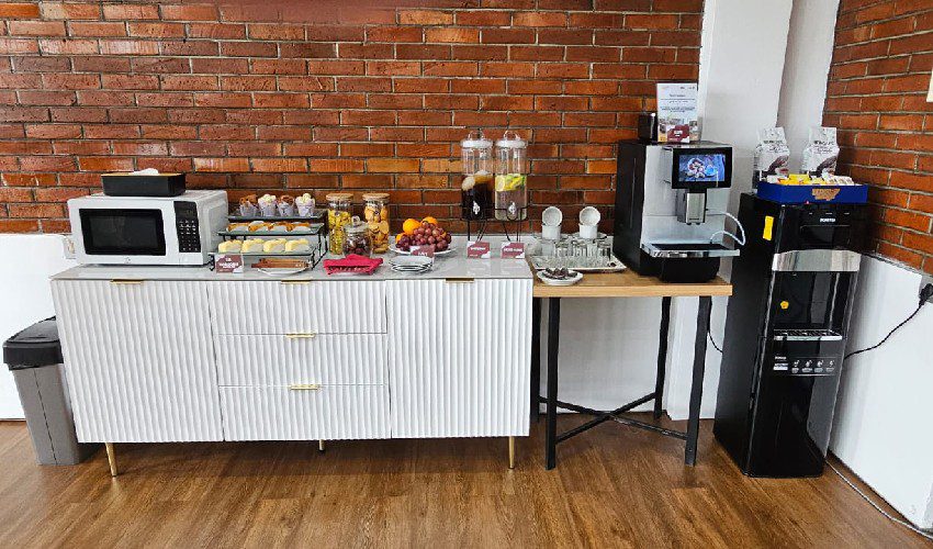 KAI Hadirkan Luxury Lounge di Stasiun Cirebon untuk Penumpang Premium