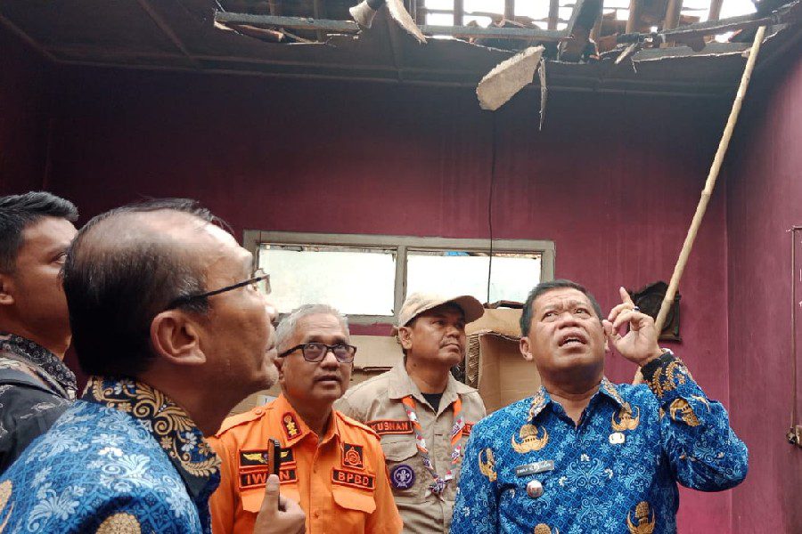 Pramuka Majalengka Bantu Korban Kebakaran di Talaga