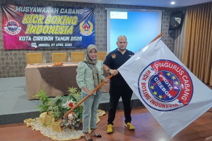 Rinna Suryanti Terpilih sebagai Ketua Kick Boxing Indonesia Kota Cirebon