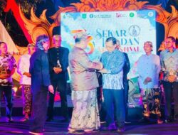 Herman Khaeron Terima Penghargaan Budaya dari Sanggar Sekar Pandan
