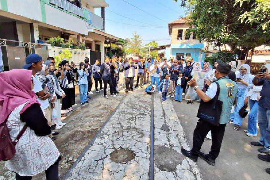 Mengenal Sejarah Jalur KA Cirebon-Semarang Lewat Napak Tilas Bersama KAI