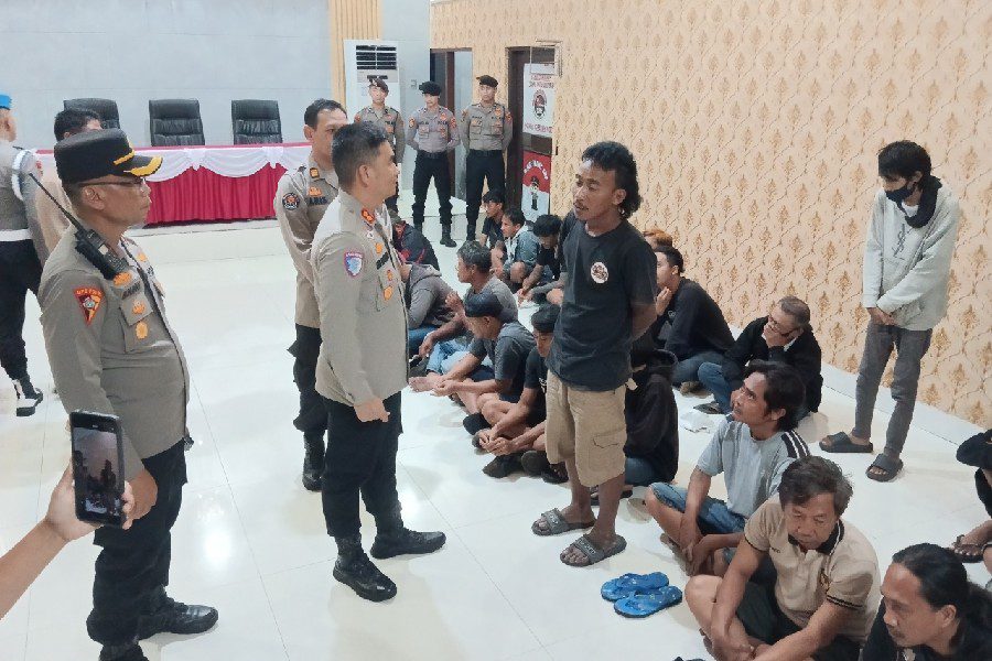 Polres Cirebon Kota Sikat Puluhan Preman yang Bikin Resah Warga
