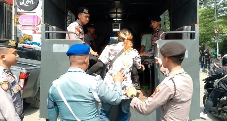 Polres Cirebon Kota dan TNI Tertibkan Premanisme, 11 Orang Diamankan