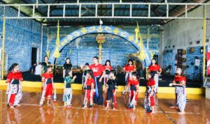 Tari Topeng Mimi Rasinah Terus Menari Bersama Generasi Muda Indramayu