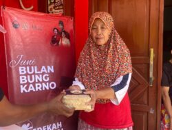 Hari Lahir Soekarno, Selly Andriany Gantina Sedekah Kurban di Cirebon