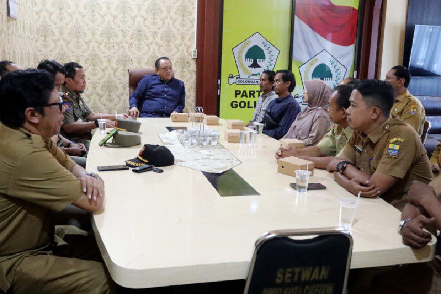 Ketua DPRD Kota Cirebon Tekankan TPS Harus Terbuka bagi Warga