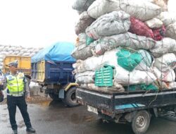 Satlantas Polres Cirebon Kota Sosialisasikan Bahaya Kendaraan Bermuatan Lebih