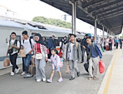 Jumlah Penumpang KAI Cirebon Naik 3,6 Persen pada Semester I 2025