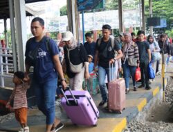 KAI Cirebon Tambah 2.560 Tiket Libur HUT ke-80 RI