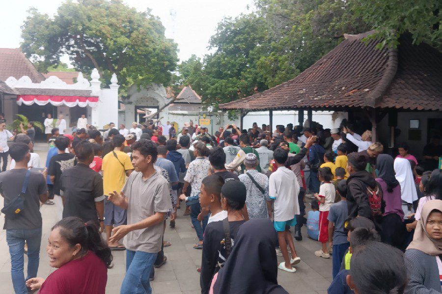 Rebo Wekasan, Tradisi Tolak Bala di Keraton Kasepuhan Cirebon