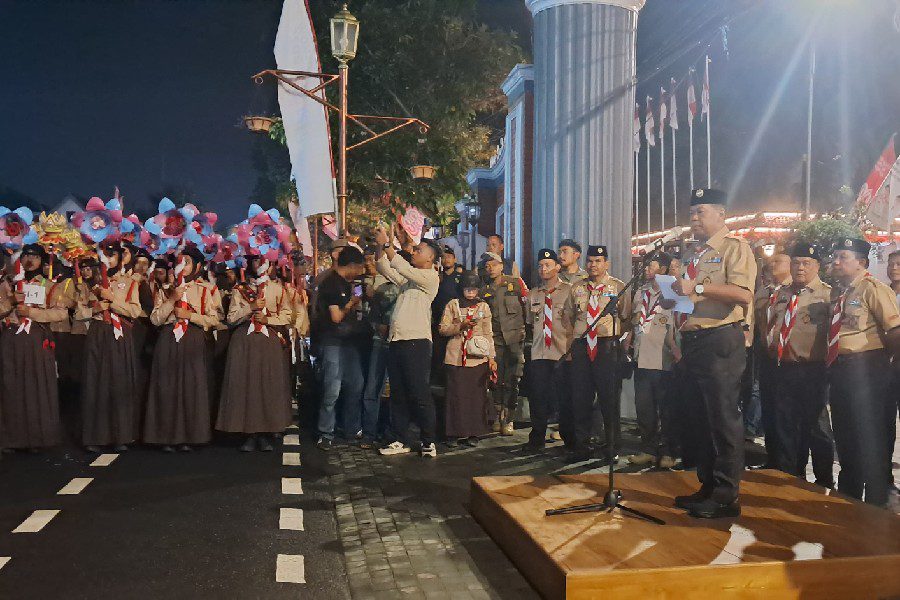 Ribuan Warga Saksikan Pawai Lampion Pramuka Majalengka