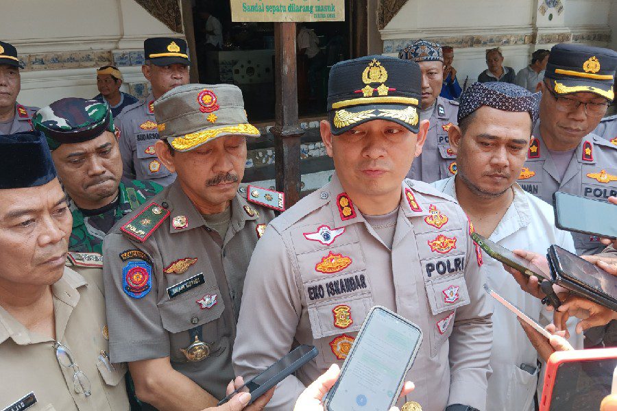 Tertibkan Pengemis, Polres Cirebon Kota Jamin Kenyamanan Peziarah Gunung Jati