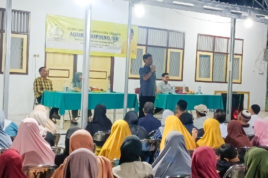 Wali Kota Cirebon Dampingi Agung Supirno Serap Aspirasi Warga Harjamukti