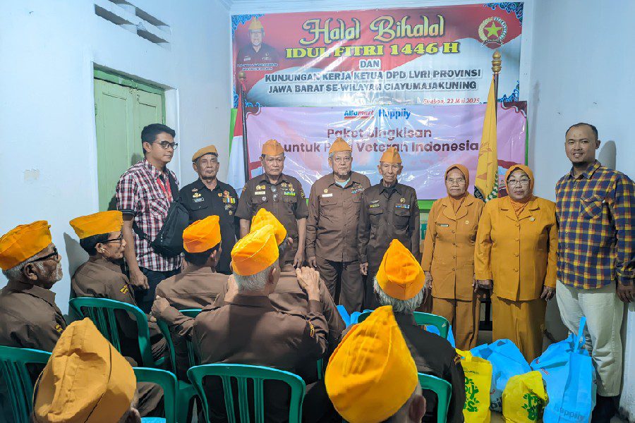 Alfamart dan Happily Salurkan Ratusan Paket Sembako untuk Veteran