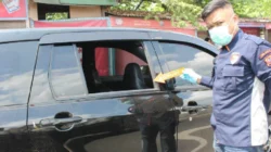 Pelaku Pecah Kaca Mobil, Gasak Rp200 Juta dalam Hitungan Menit