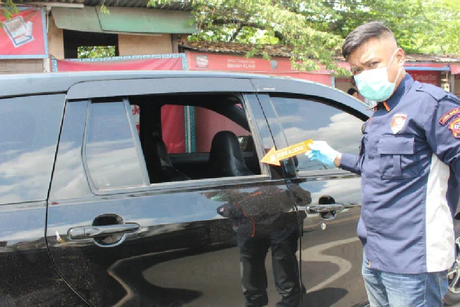 Pelaku Pecah Kaca Mobil, Gasak Rp200 Juta dalam Hitungan Menit