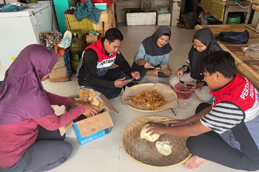 Pertamina Patra Niaga RJBB Berdayakan Warga Pesisir lewat Olahan Mangrove