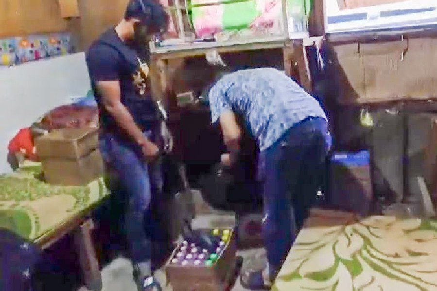 Satresnarkoba Polres Cirebon Kota Gerebek Warung Penjual Miras Ilegal
