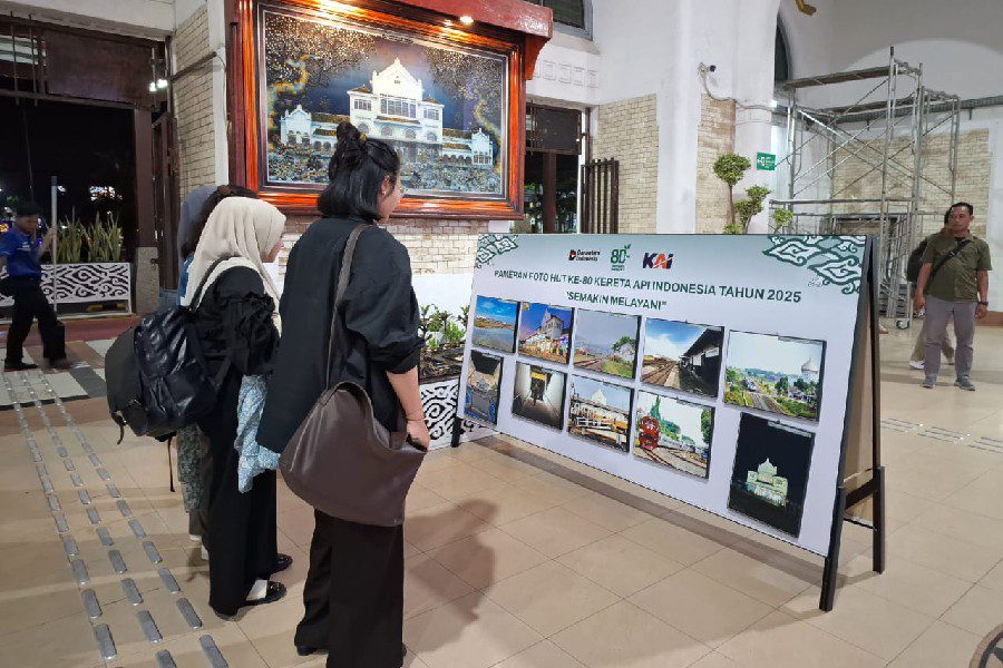 Sebanyak 20 Karya Fotografi Tampilkan Sejarah Kereta Api di Cirebon