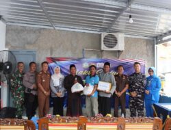 TNI AL Cirebon dan Kejari Bagikan Sembako untuk Warga Pesisir