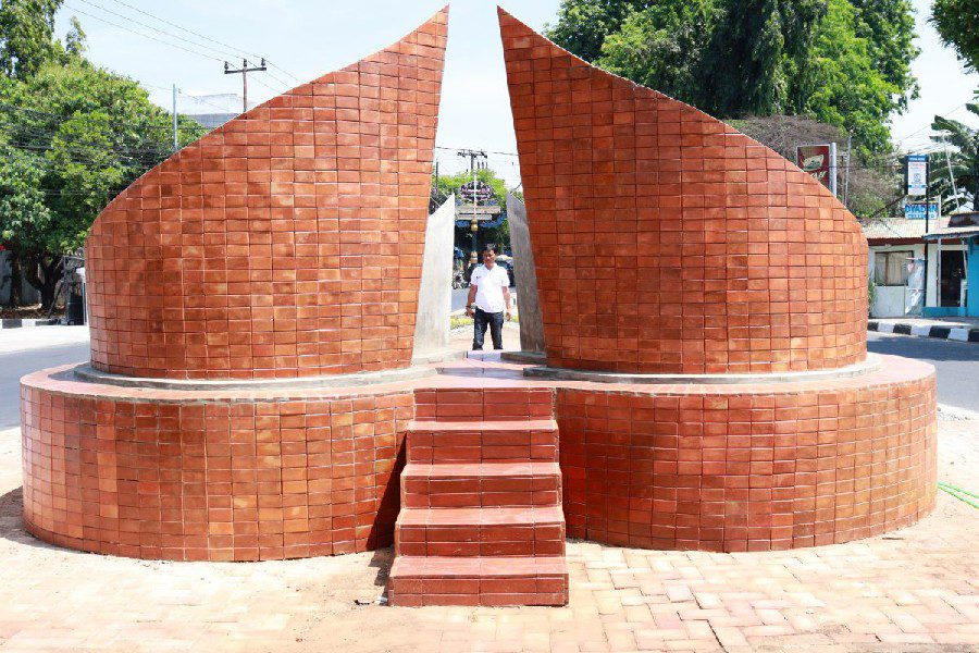 DPRKP Kota Cirebon Benahi Taman Pulau Jalan