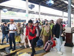 Pengguna Kereta di Wilayah Daop 3 Cirebon Capai 2,9 Juta Orang