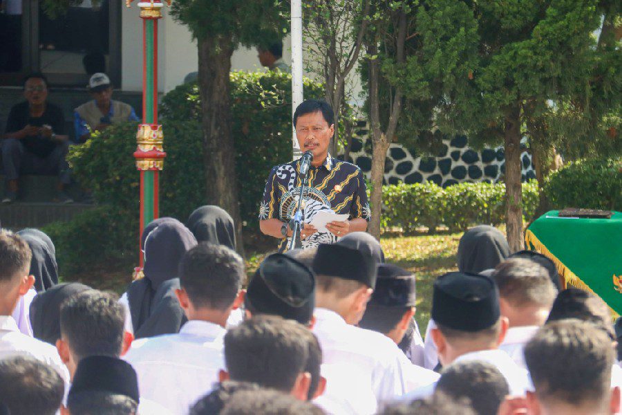 Sebanyak 1.576 Pegawai Kota Cirebon Terima SK PPPK Paruh Waktu