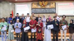 Sebanyak 23 Pasangan Terima Buku Nikah dan Dokumen Kependudukan