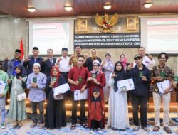 Sebanyak 23 Pasangan Terima Buku Nikah dan Dokumen Kependudukan