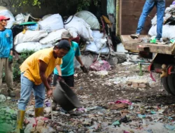 World Cleanup Day 2025, DLH Kota Cirebon Bersihkan TPS Rajawali