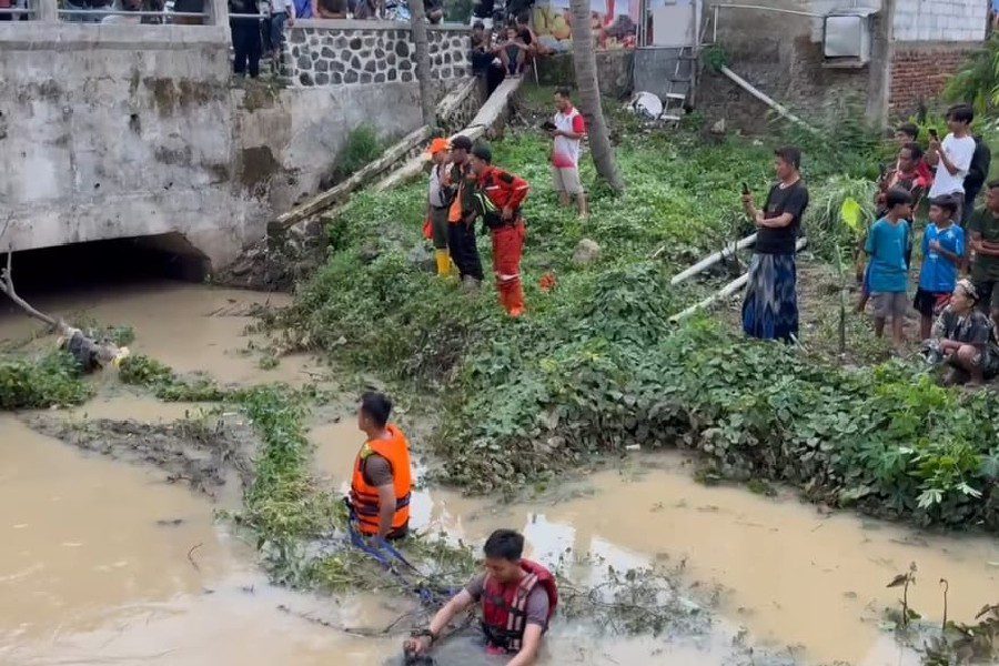 Bocah Enam Tahun Hanyut di Sungai Kertajati
