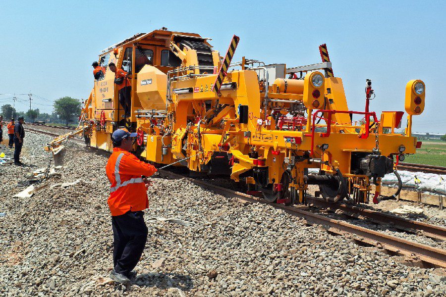 KAI Gencarkan Peremajaan Jalur Rel Demi Keselamatan dan Ketepatan Waktu