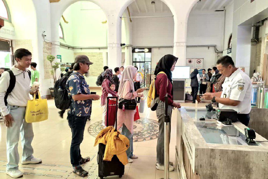 KAI Imbau Penumpang Pesan Tiket Nataru Lebih Awal
