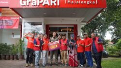 Telkomsel Serahkan Hadiah Utama Logam Mulia kepada Pelanggan IndiHome