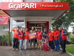 Telkomsel Serahkan Hadiah Utama Logam Mulia kepada Pelanggan IndiHome Majalengka