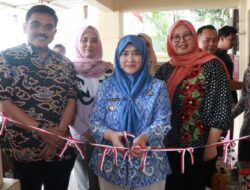 Ana Susanti Resmikan Gerai Koperasi Merah Putih Kebonbaru