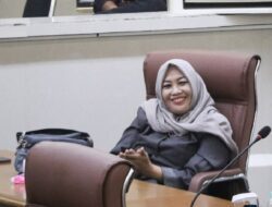 Anggota DPRD Kota Cirebon Gunakan Dana Pribadi untuk Perbaikan Jalan