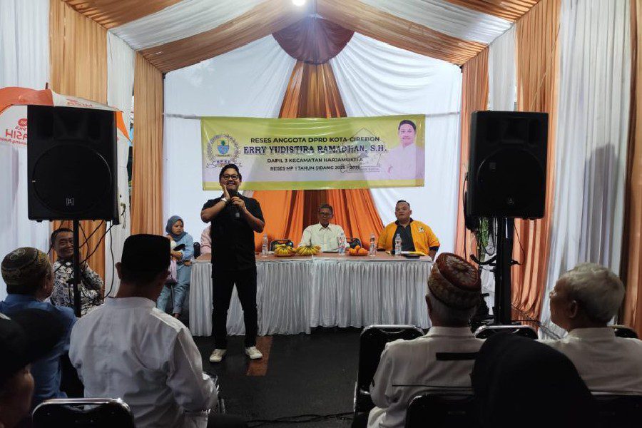Erry Yudistira Tampung Aspirasi Warga Soal Jalan dan Kebersihan