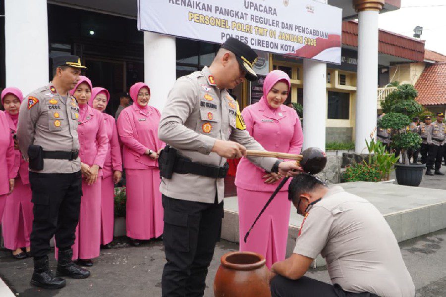 Kenaikan Pangkat Personel, Kapolres Cirebon Kota Tekankan Profesionalisme dan Pengabdian